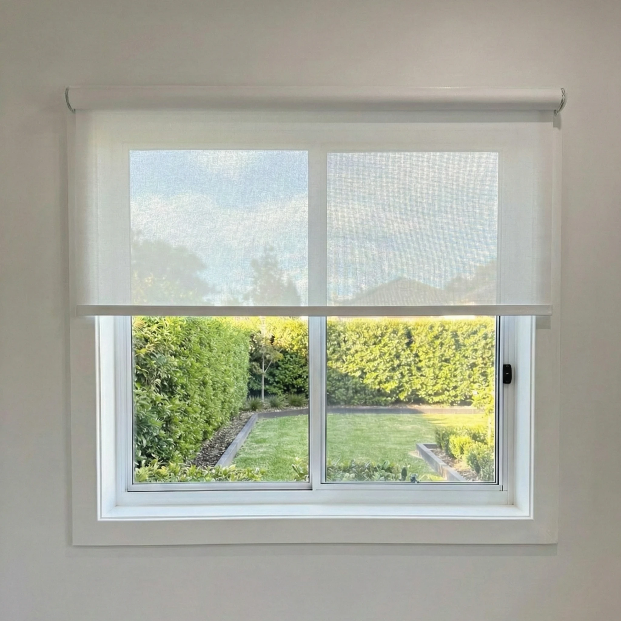 062649-sunscreen_rollerblind