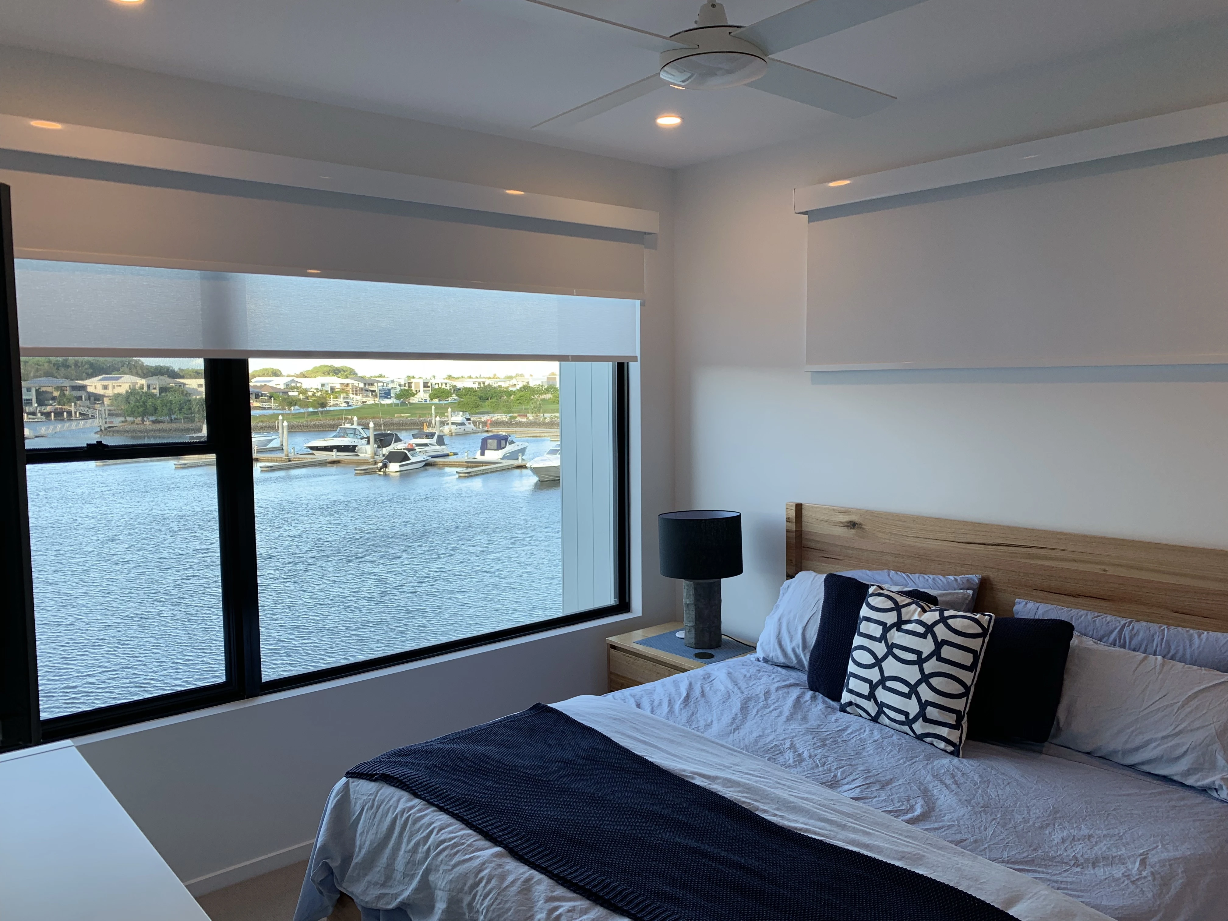 101513-rollers__bb_motorised_rollerblinds_-paul_meyer-1 101513-rollers__bb_motorised_rollerblinds_-paul_meyer-1