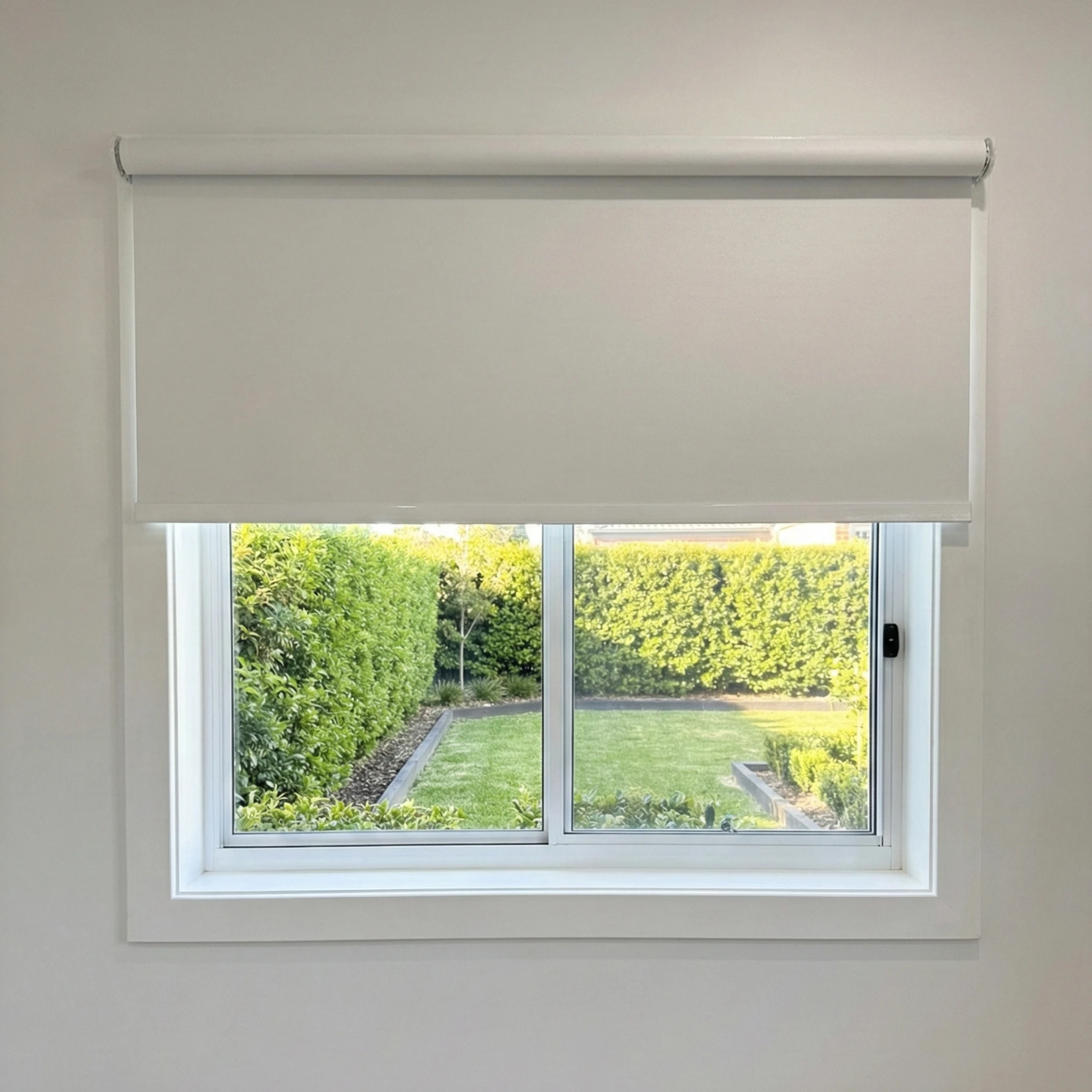 104049-blockout_rollerblind