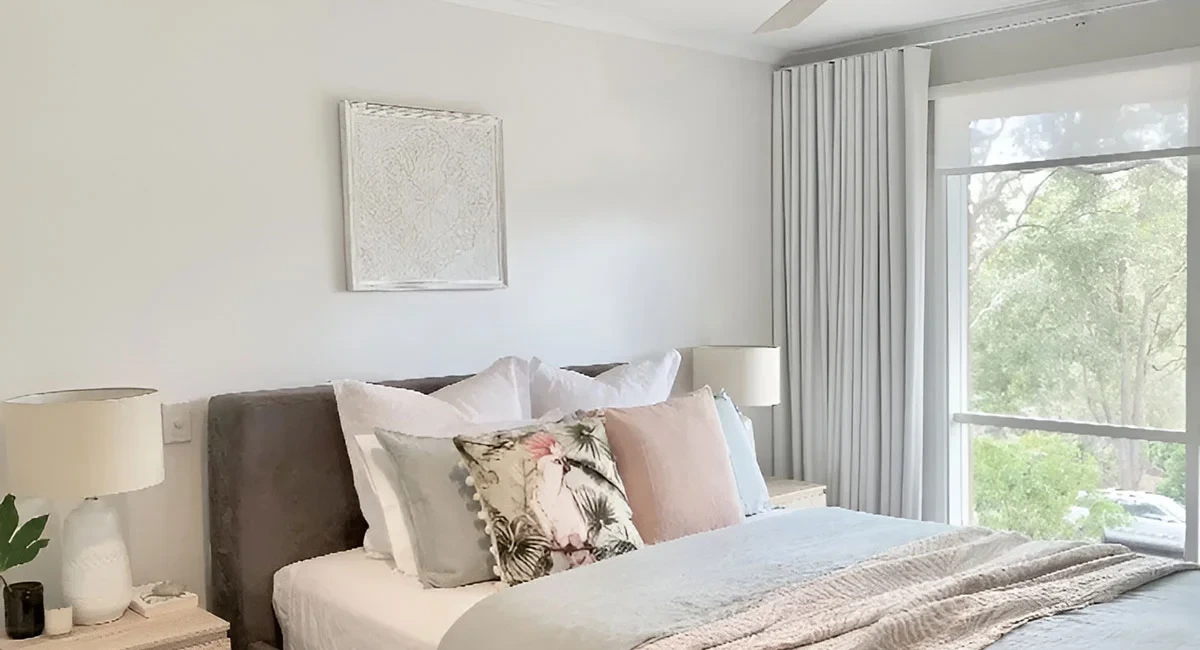 Are blinds or curtains better for bedrooms?