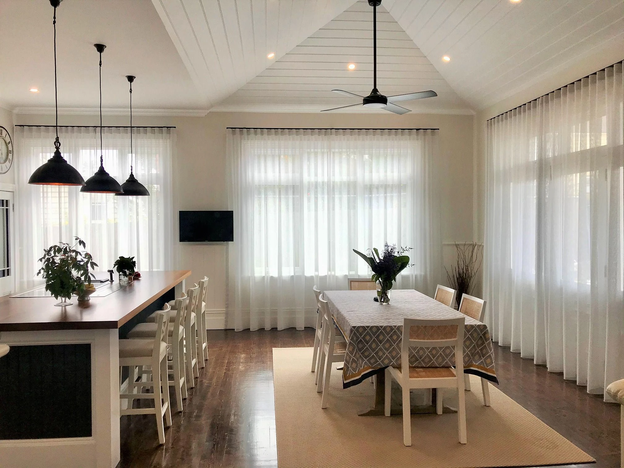 bernadette-uzelac-_-vic3