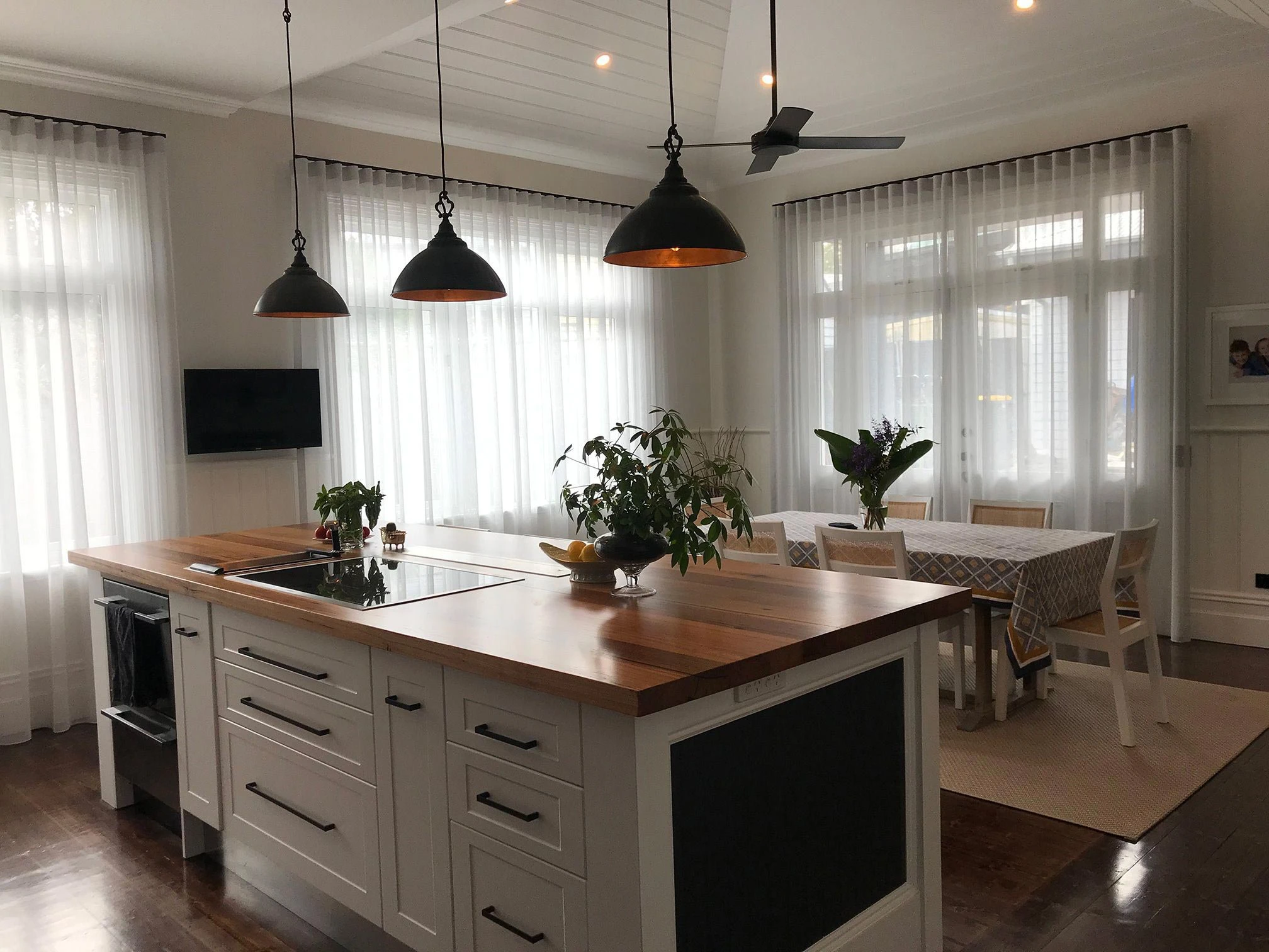 bernadette-uzelac-_-vic6