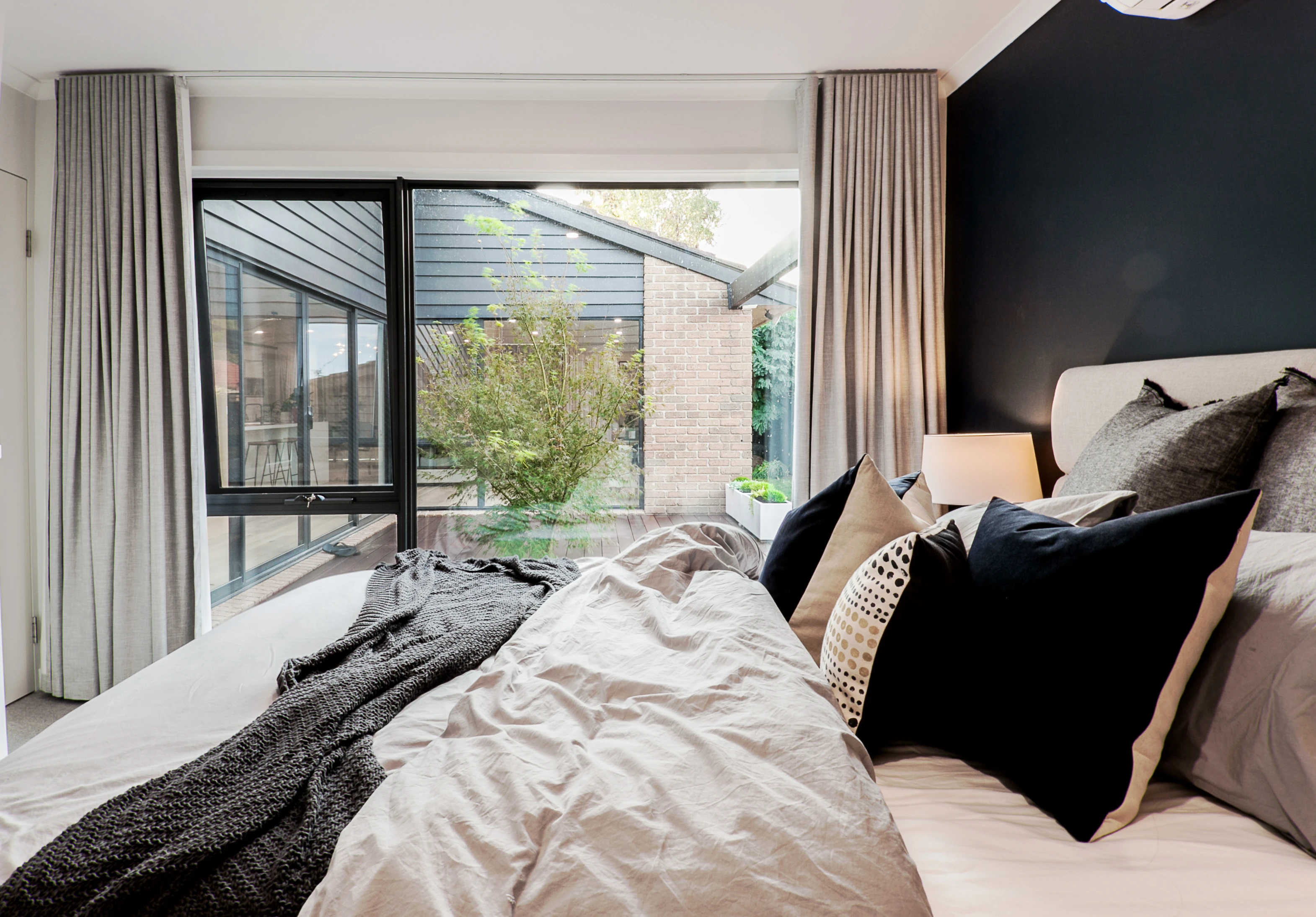 curtain_blockout__curtain_blockout__curtain_blockout__images__double-curtains__aa_double_curtains_xiaona_tong-3__dup1 curtain_blockout__curtain_blockout__curtain_blockout__images__double-curtains__aa_double_curtains_xiaona_tong-3__dup1