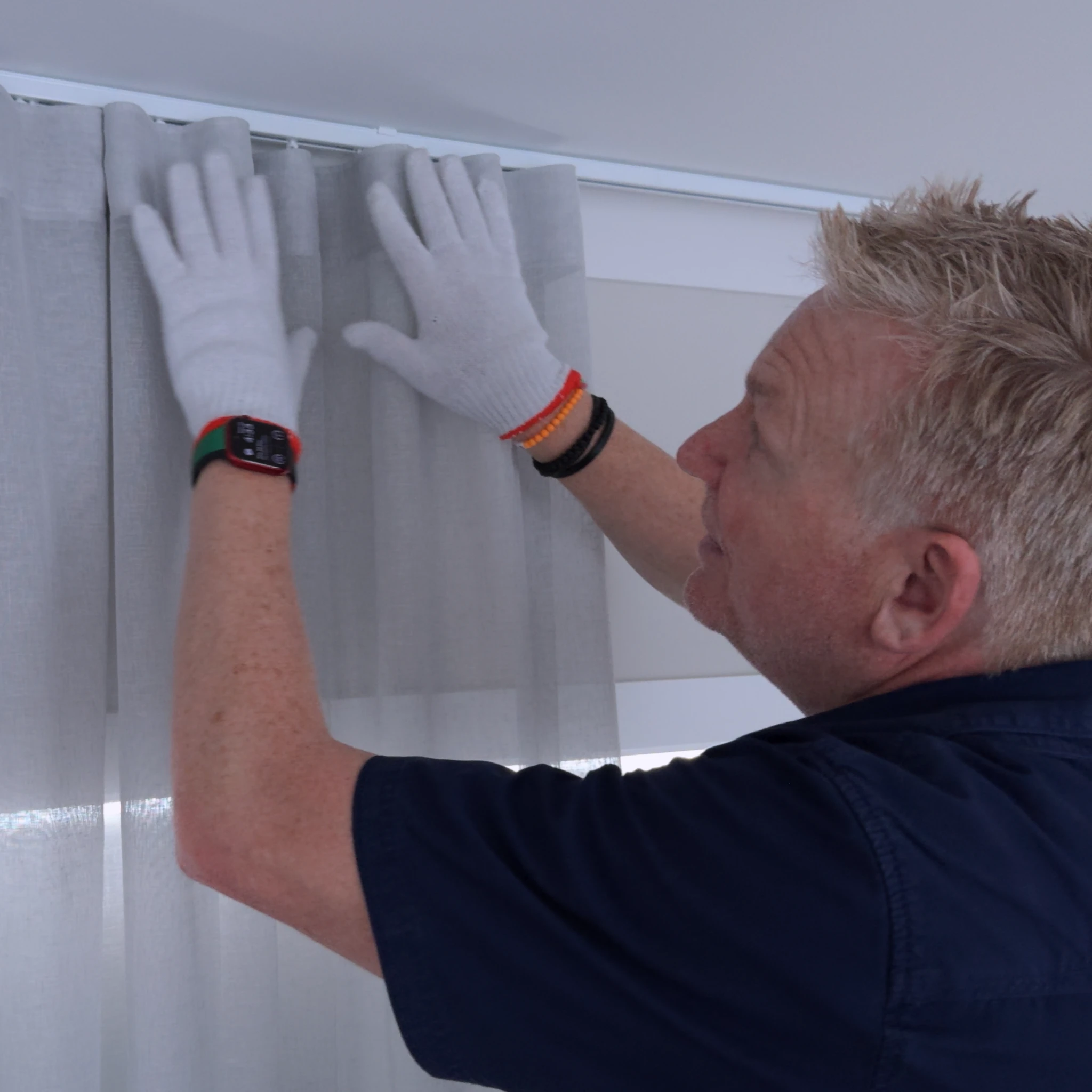 michael_hangingcurtains