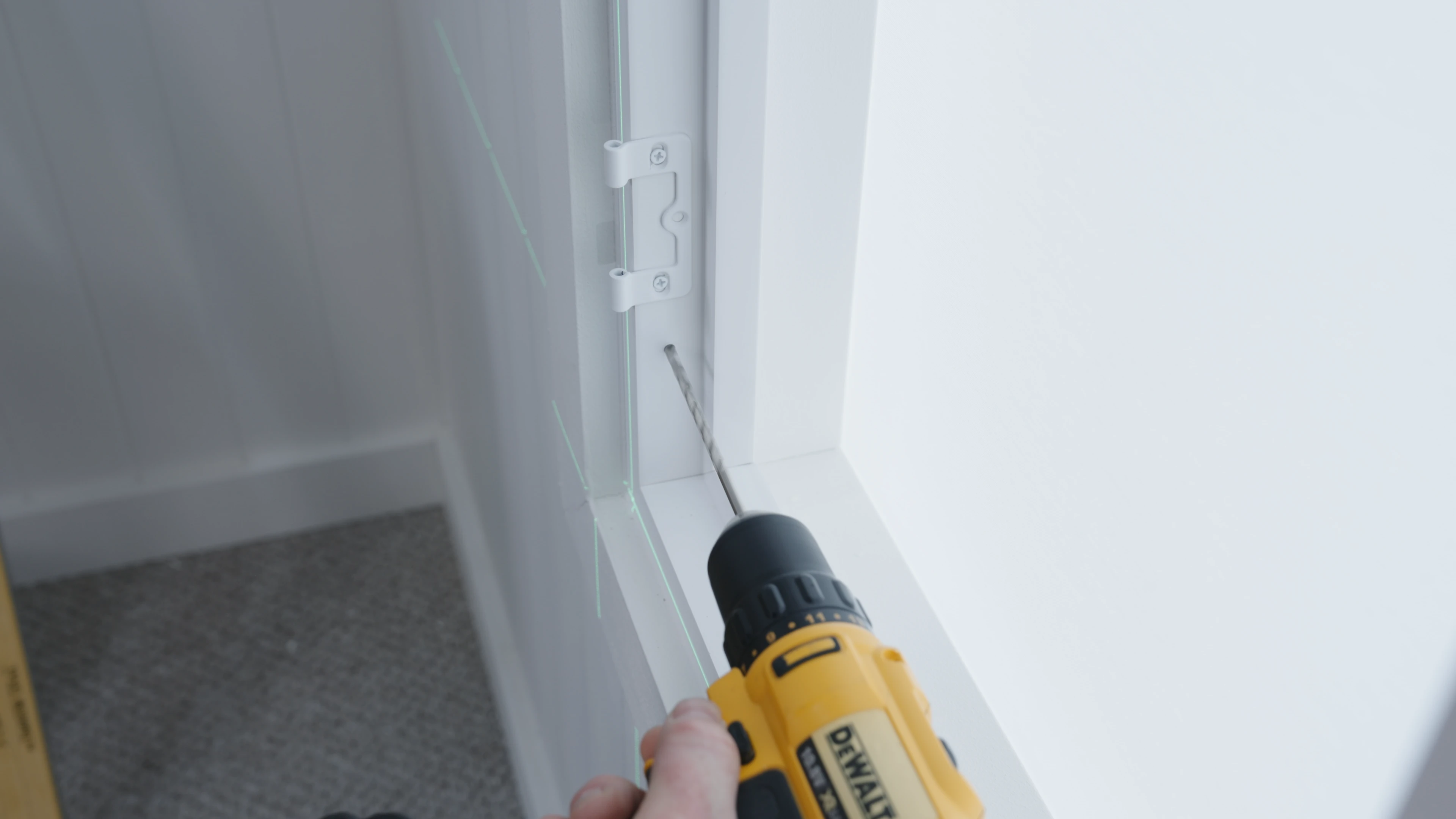 pre-drilling-hole-into-fraames-