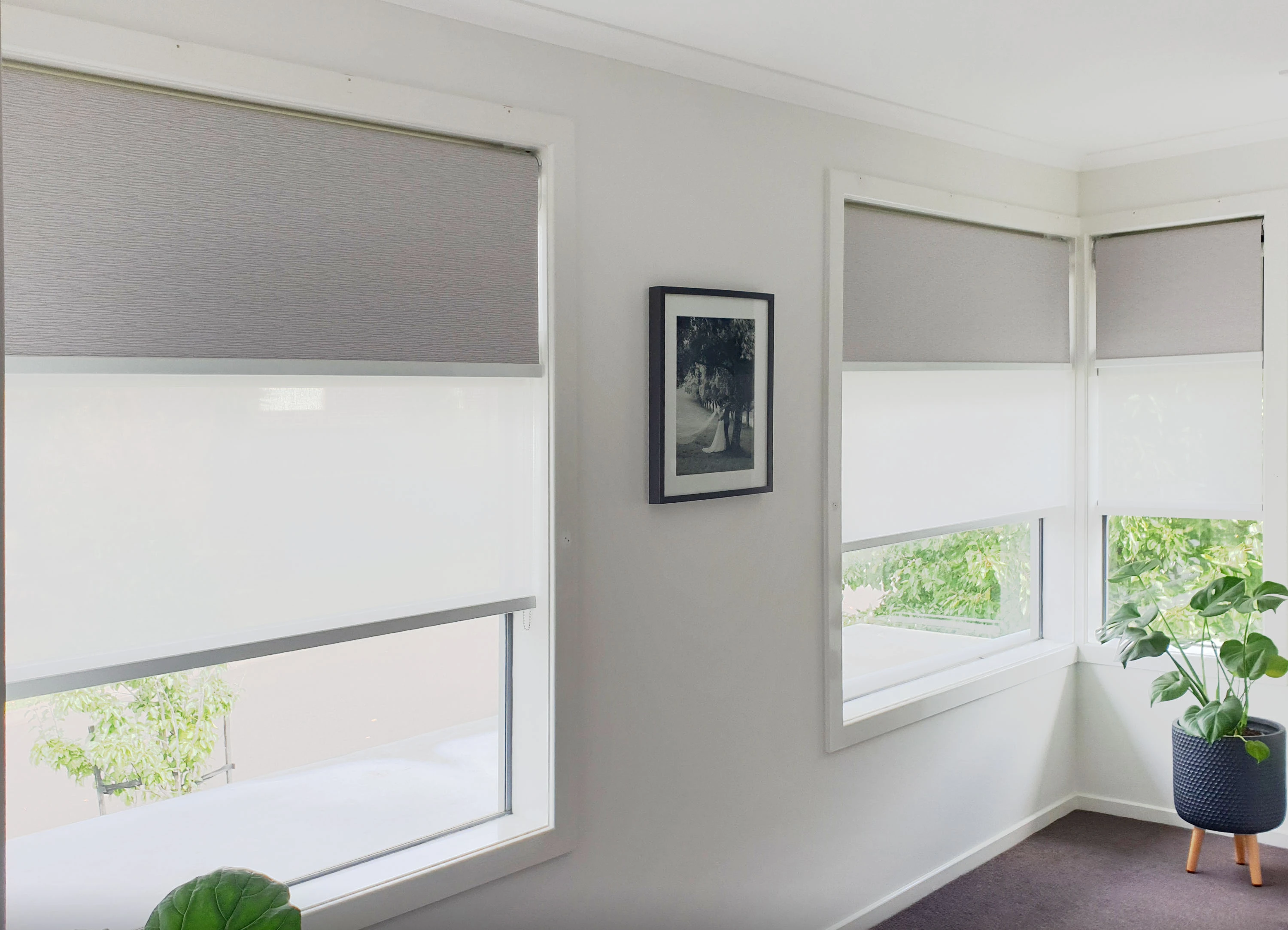 roller_double__roller_double__roller_double__images__isb_gomage-website-files__2-images-icons__inspiration-gallery__roller-blinds__double-roller-blinds_uluru-pebble-bo-st-lucia-ivory-ss-_2_2021