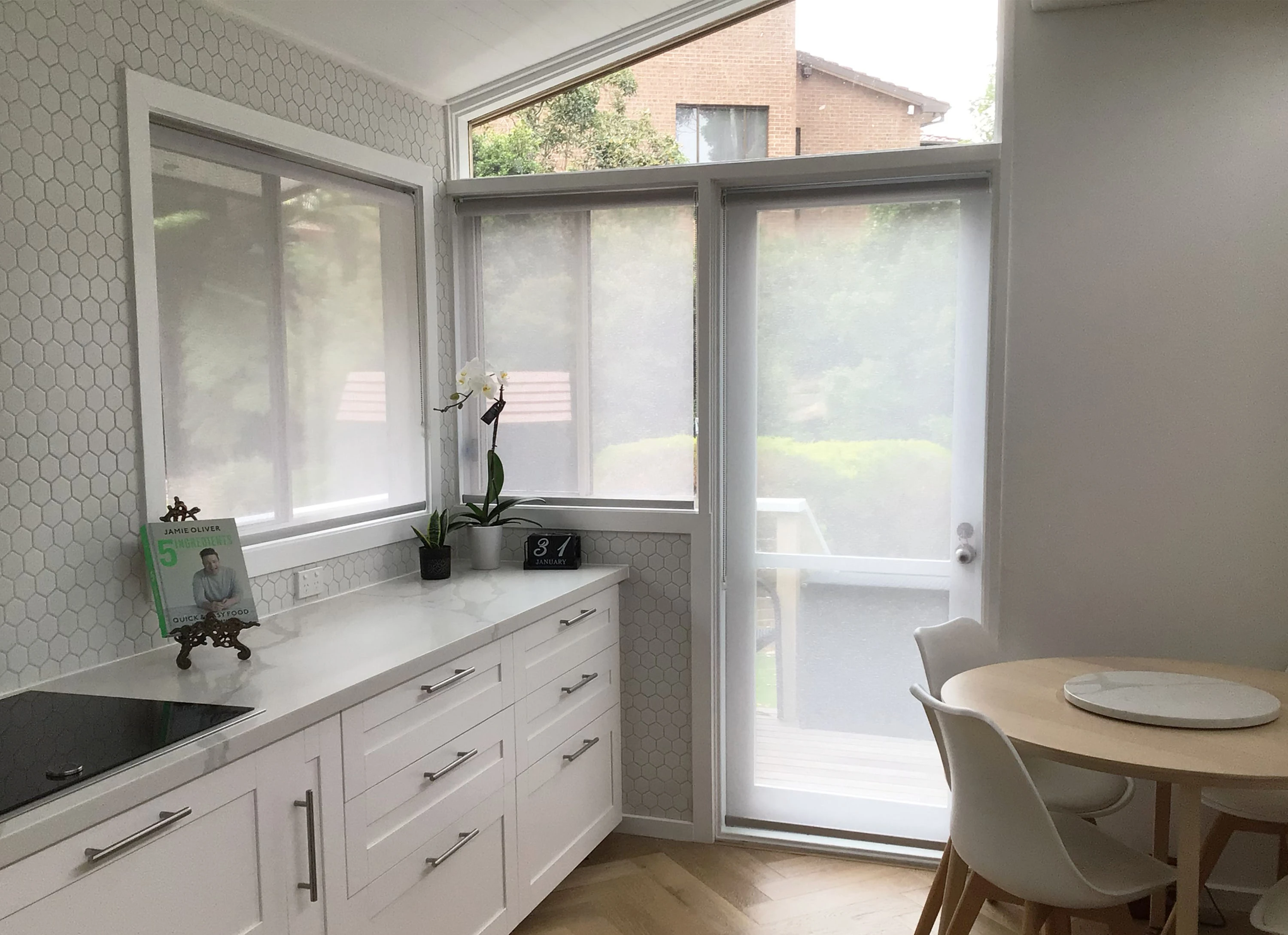 roller_sunscreen__roller_sunscreen__roller_sunscreen__images__isb_gomage-website-files__2-images-icons__inspiration-gallery__roller-blinds__roller-blinds_southport-cumulus-ss_1_2021