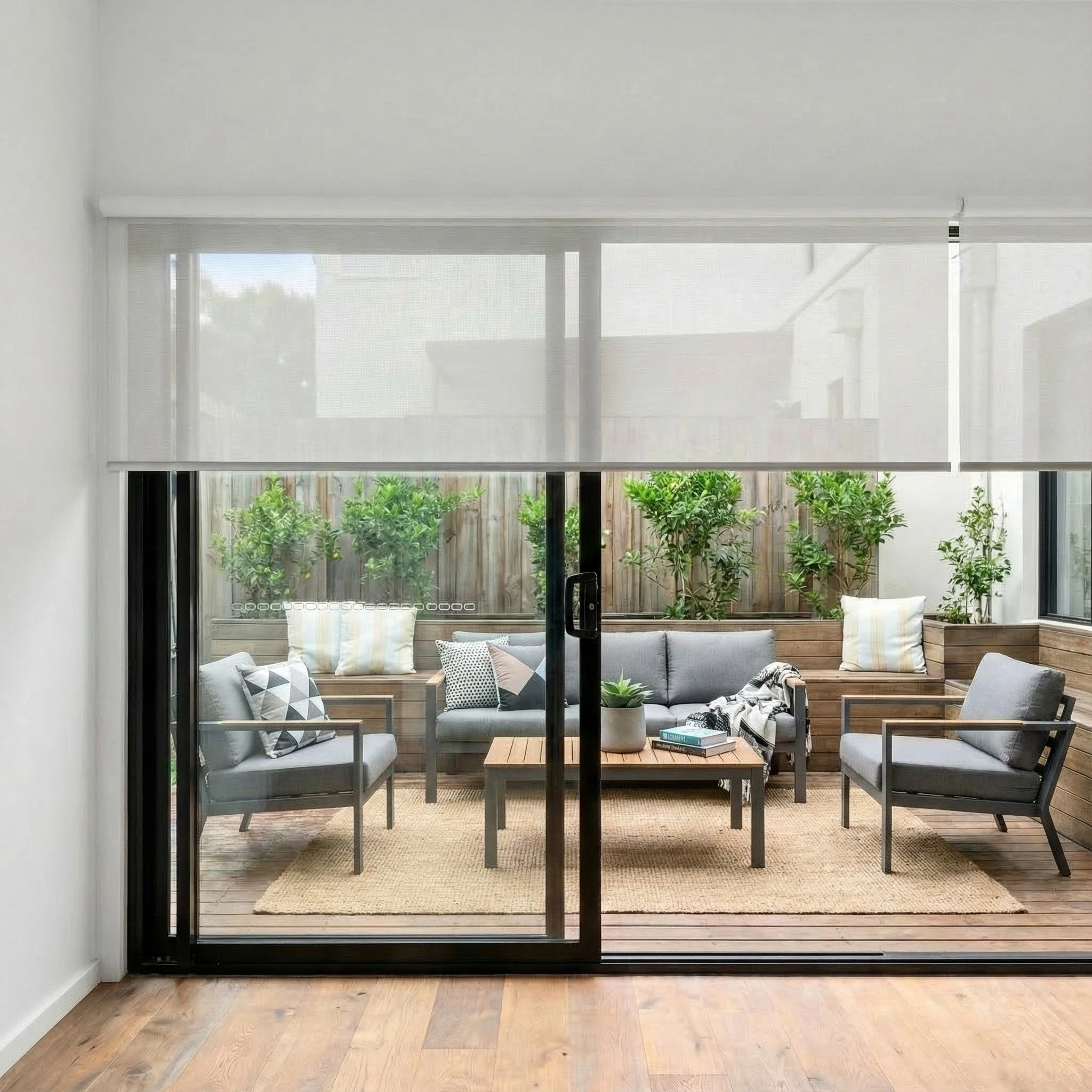 sunsreen_rollers_outsidearea sunsreen_rollers_outsidearea