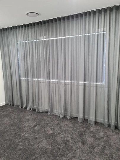 From Nervous Buyer to Raving Fan Thanks to Motorised Roller Blinds