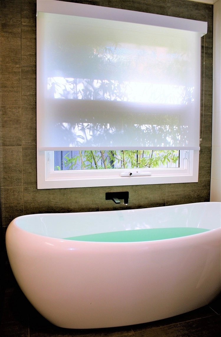 Our Light Filter Roller Blinds Were the Perfect Bathroom Upgrade