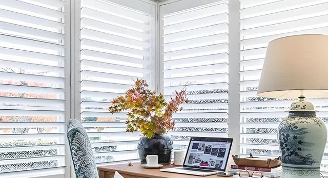 Create the ideal working environment with iSeekBlinds