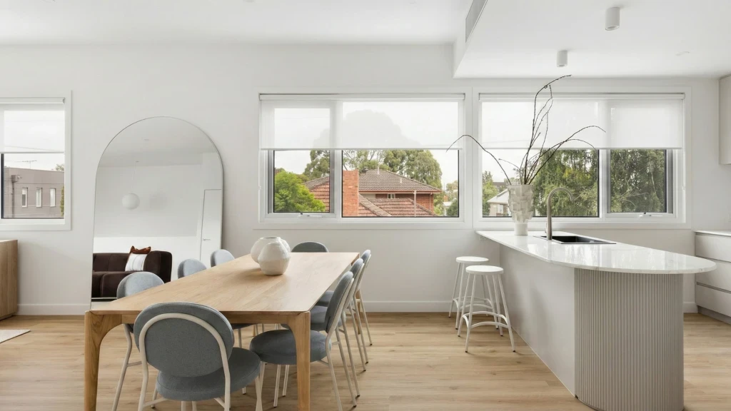 roller_lightfiltering_roller_lightfiltering_roller_lightfiltering_image_asset-library_new-website-images_website-banners-new-site-2025_sunscreenrollerblinds1024